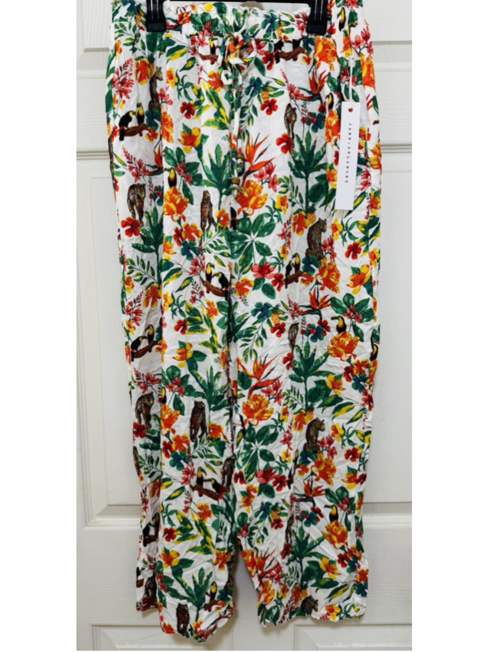 Size S Jane + Delaney Capri Pants